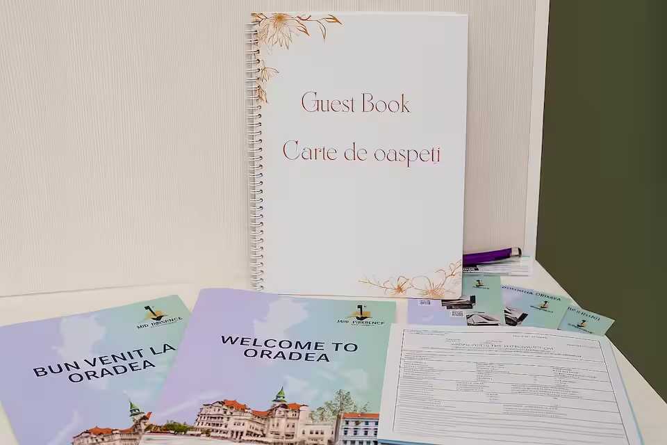 O carte de oaspeți pentru un hotel — studio în Oradea